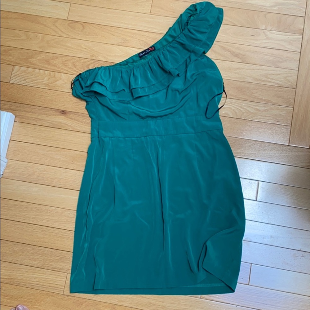 One shoulder strap dress